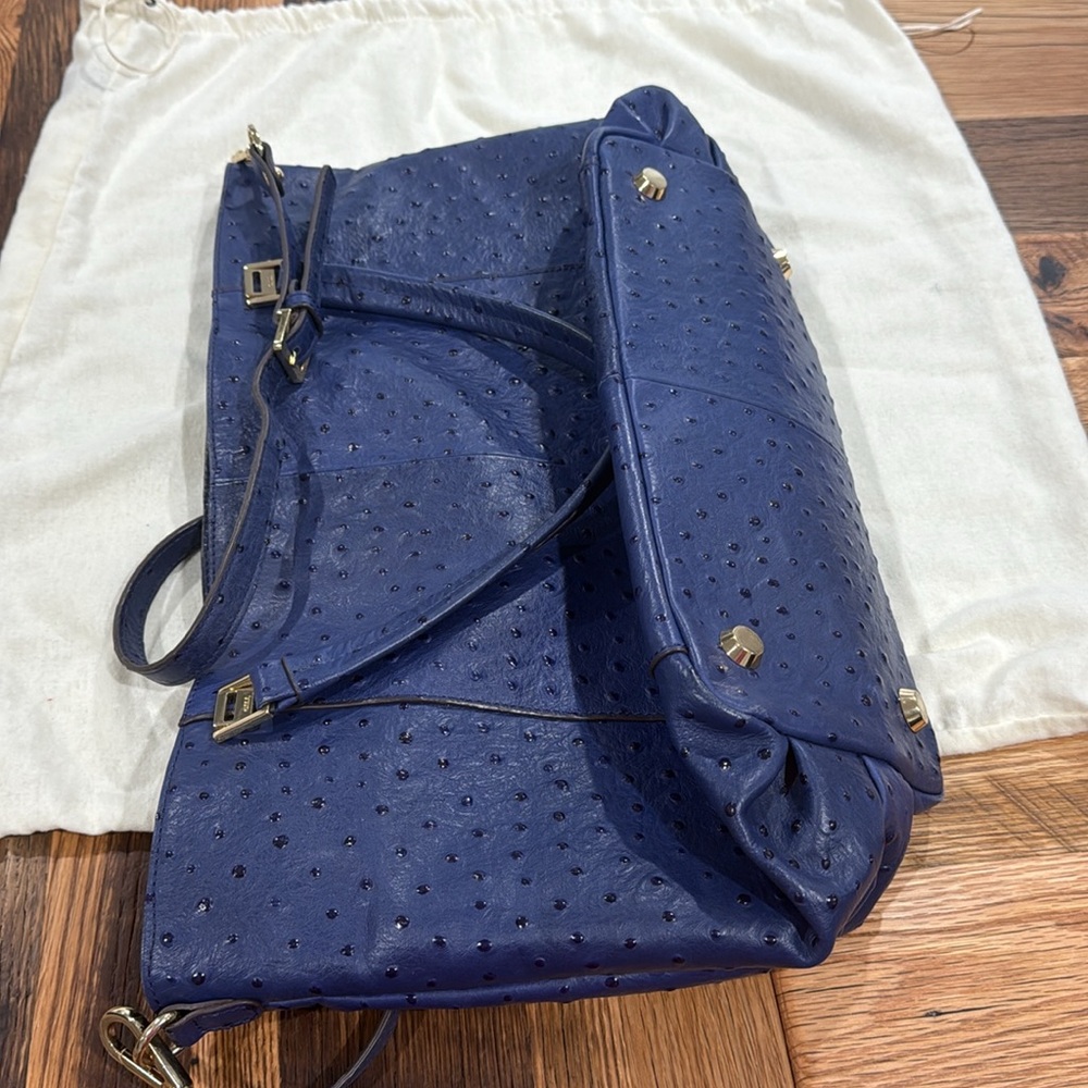 G.I.L.I. Blue Leather Shoulder Bag with Adjustable Strap/Gold Hardware - Picture 5 of 9